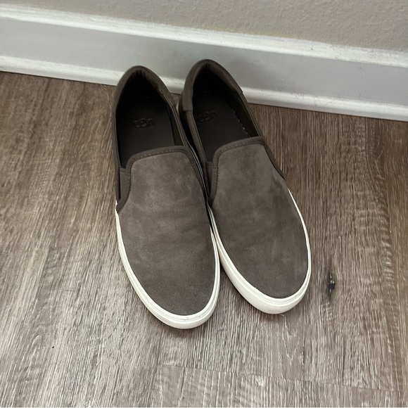 Ugg slip on shoes - Picture 1 of 3